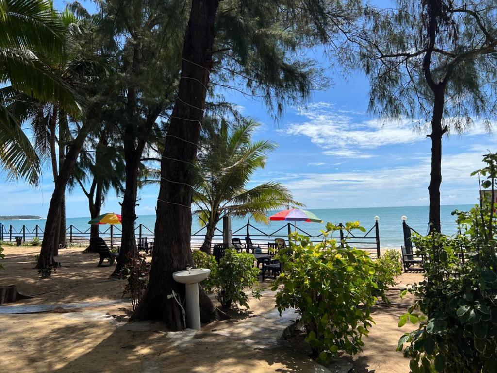 Tsunami Beach Hotel Vịnh Arugam Ngoại thất bức ảnh