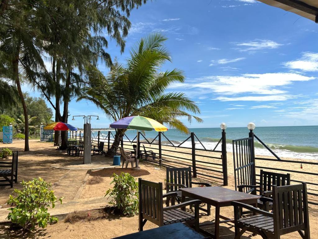 Tsunami Beach Hotel Vịnh Arugam Ngoại thất bức ảnh