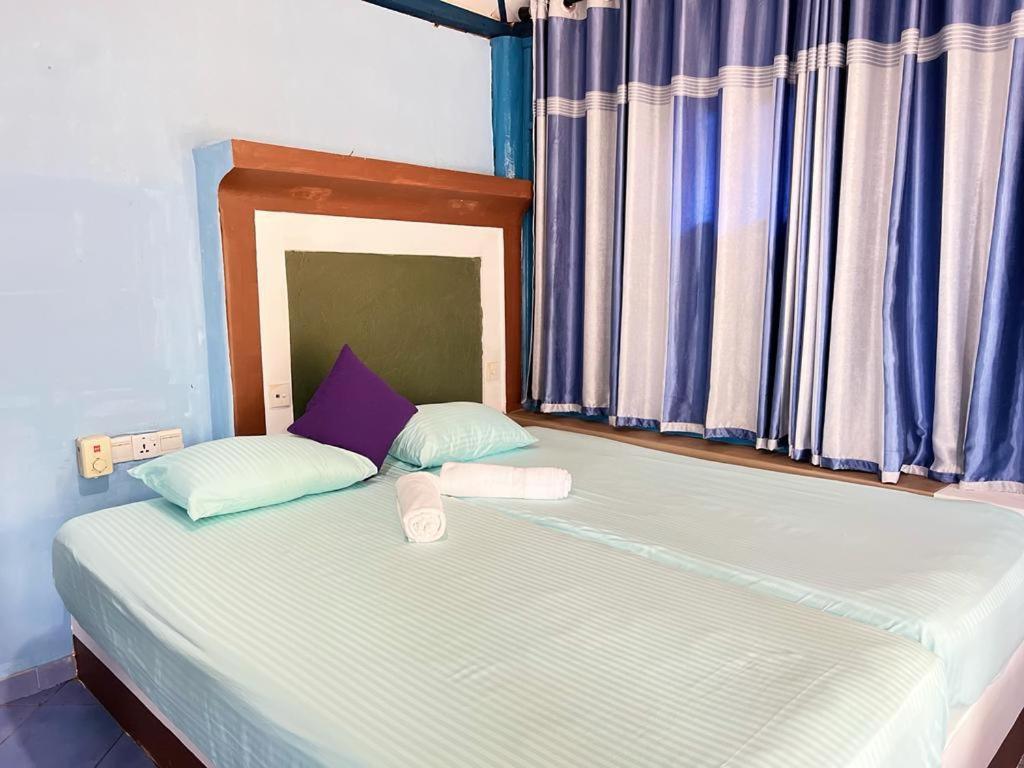 Tsunami Beach Hotel Vịnh Arugam Ngoại thất bức ảnh