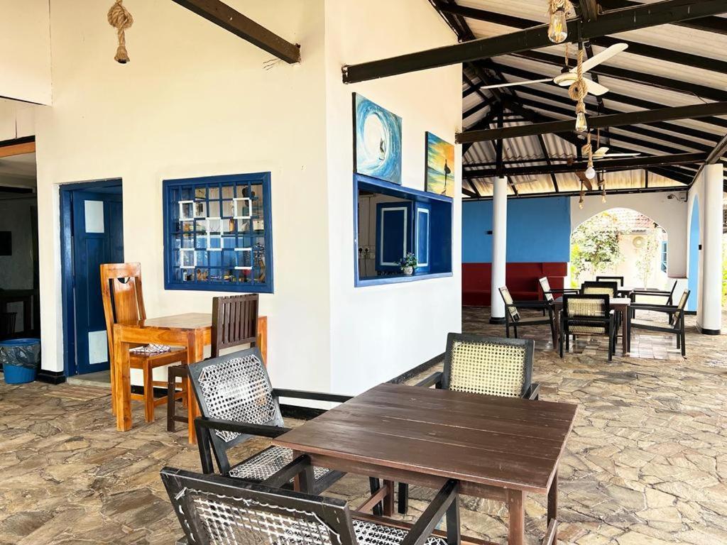 Tsunami Beach Hotel Vịnh Arugam Ngoại thất bức ảnh